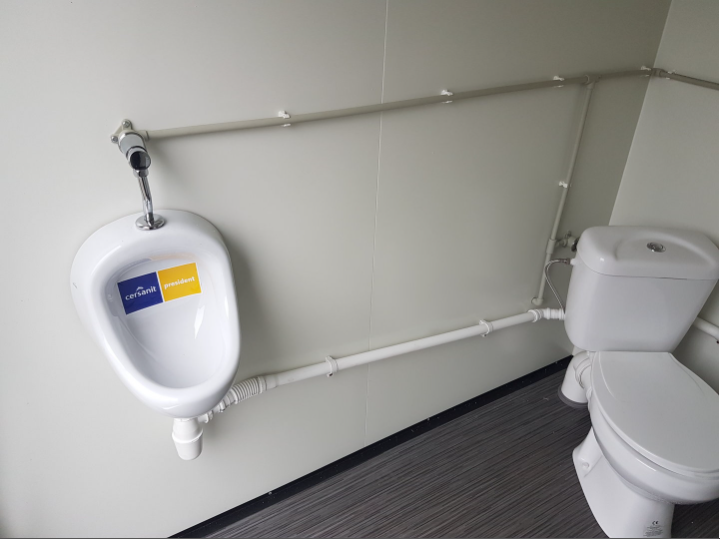 Sanitäranhänger Mit Doppeltoilette 3,50x2m- Neu – Bild 3
